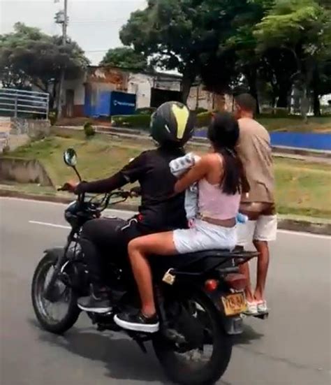 Preocupan Las Imprudencias Con Niños A Bordo De Motos En Bucaramanga Y