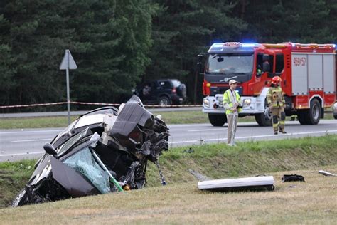 Koszmarny Wypadek Na Dk Pod Owiczem Cztery Osoby Zgin Y W