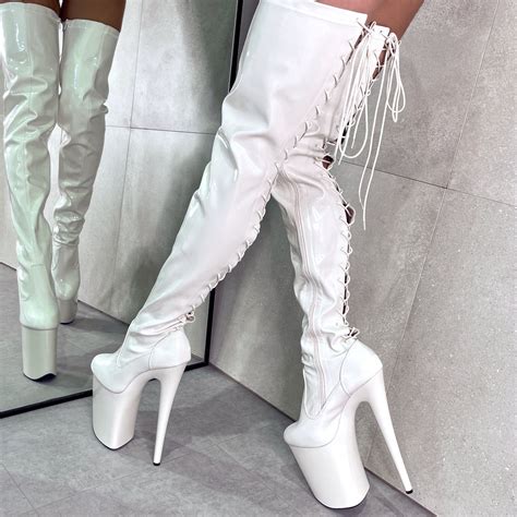 Creamy Off White Glossiness For When You Wanna Throw Out Innocent