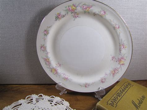 Homer Laughlin Eggshell Nautilus Dinner Plate Pale