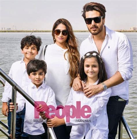 Ahsan Khan Family - 10 Adorable Pictures | Reviewit.pk