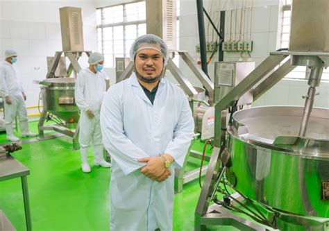 Shawarma Shack Ceo Walther Buenavista Among Rising Tigers People To