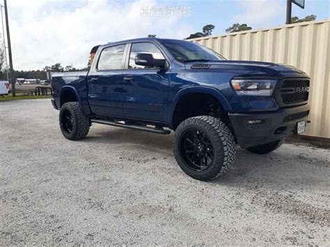 2020 Ram 1500 With 22x12 44 Hostile Vulcan And 325 55R22 Nitto Ridge