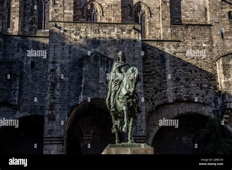 Estatua De Caballo Barcelona Fotografías E Imágenes De Alta Resolución