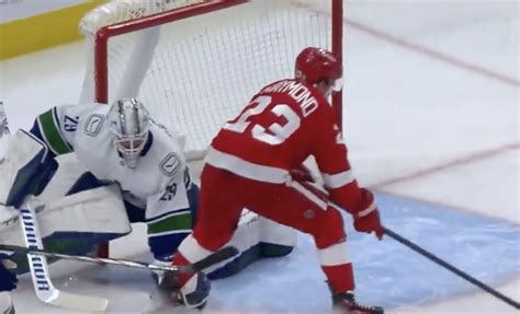 Lucas Raymond scores electrifying goal for Detroit Red Wings [Video] - Detroit Sports Nation