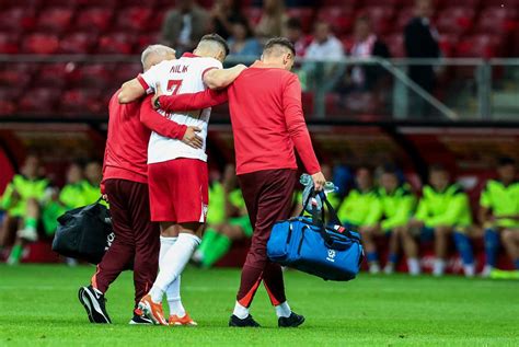 Poland Striker Milik To Miss Euro After Sustaining Knee Injury