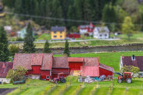 Toy Town Using The Tilt Shift Effect Built Into Photoshop Flickr