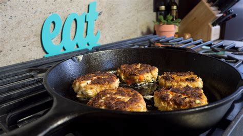 How To Make New England Crab Cakes Escoffier Online