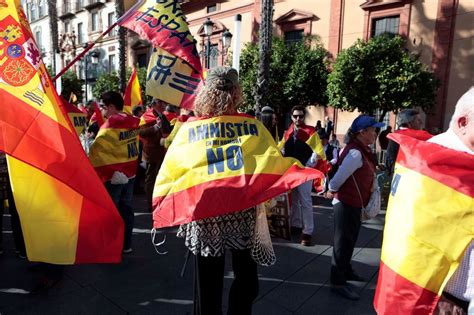 Las Fotos De La Manifestaci N En Sevilla Contra Pedro S Nchez Y La