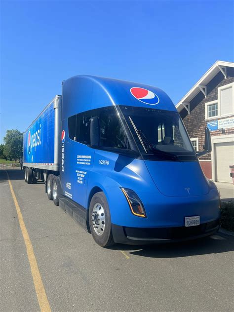 Sawyer Merritt On Twitter Tesla Semi At Uc Davis Campus Source Https