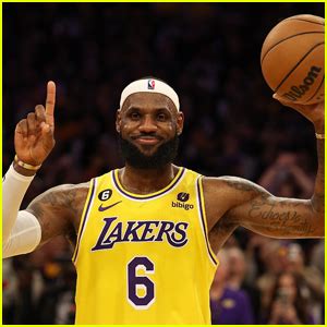 Lebron James Makes Nba History Surpasses Kareem Abdul Jabbars Record