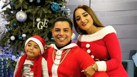 Esta Es La Hermosa Familia De Eduin Caz Vocalista De Grupo Firme