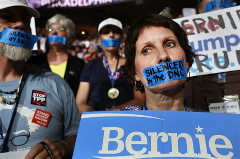 Democrats Struggle For Unity On First Day Of Convention The New York Times