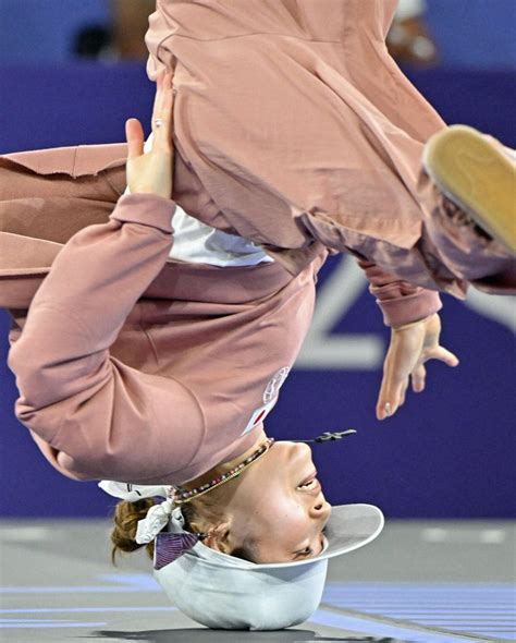 パリ五輪 ブレイキン女子 湯浅が初代女王 [写真特集15 43] 毎日新聞