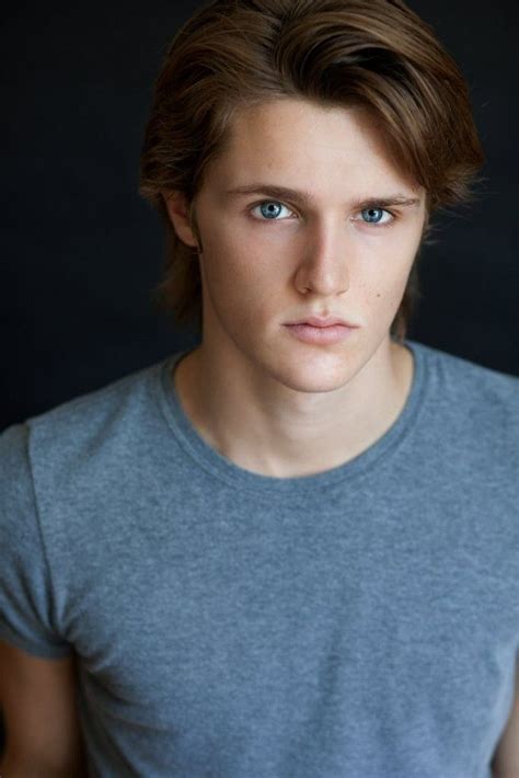 Pin By Rafael Armando Martinez Escala On Beautiful Men Eugene Simon