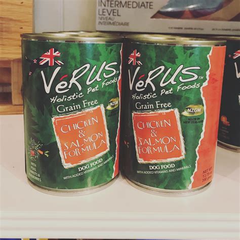 Grain-Free Verus Chicken and Salmon Canned Food for Dogs