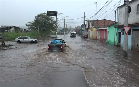 Moradores De Bairro Na Zona Leste De Sp Enfrentam Enchente Gua No