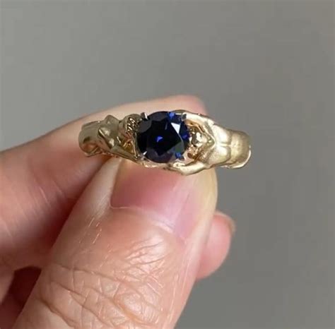 Vintage Style Men Woman S Naked Body Ring Blue Sapphire Round Shape Gemstone Ring Nude Men And