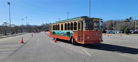 Gatlinburg Trolley: Exploring the Smoky Mountains for Free