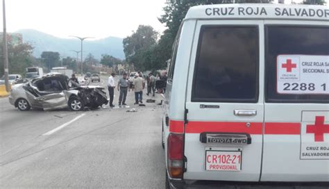 Tres Personas Lesionadas En Accidente En Bulevar Monseñor Romero