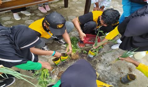 Sosialisasi Pemanfaatan Limbah Rumah Tangga Di Desa Rajabasa Lama