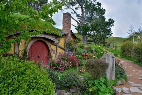 30 Weird Fun Hobbiton Facts You Never Knew