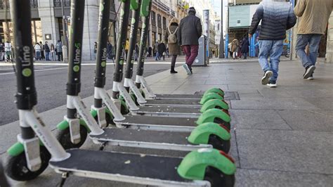 Un Conductor De Un Patinete Queda Inconsciente Tras Sufrir Una Ca Da En