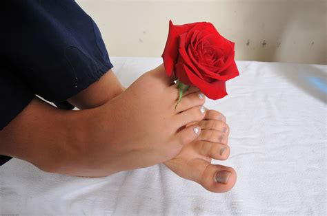 Fat Amateur Sardahna Reveals Her Plump Ass Tiny Tits And Hairy Pussy