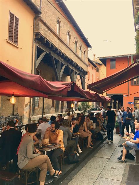 Walking Bologna — Michelle Damiani