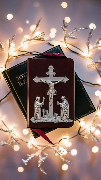 Fondo De Luz Brillante De Navidad Con La Biblia Y La Crucifixi N De