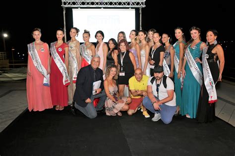 A Marina Di Ragusa Il Concorso Miss Reginetta Ditalia 12 Miss