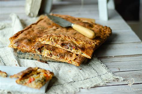 Empanada De Berberechos Con Masa Crujiente Pandebroa