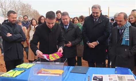 Salinas Y Page Colocan La Primera Piedra Del Nuevo Centro De Salud De