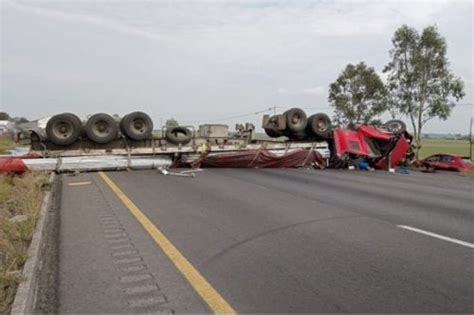 Video Volcadura De Tráiler En La México Querétaro Cierra Circulación