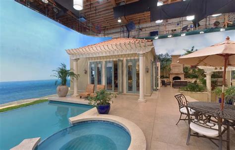 Everything The Oc Behind The Scenes Secrets Of The Pool House