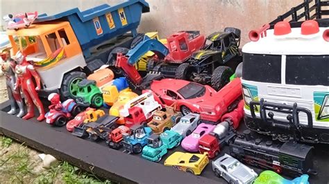 Mencari Mainan Mobil Pixar Car Dan Mcqueen Serta Mainan Paw Patrol