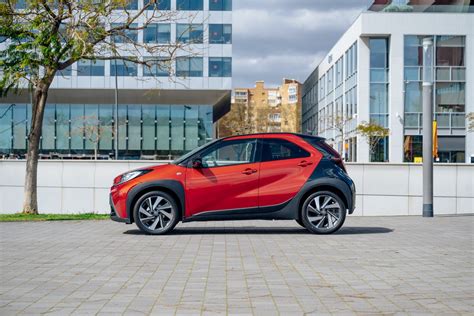 Toyota Aygo X Crossover Presenta Un Design Pi Moderno E Spazioso