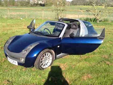 Smart Roadster Convertible Coupe. car for sale