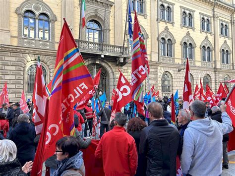 Cgil e Uil chiamano allo sciopero generale venerdì 24 la