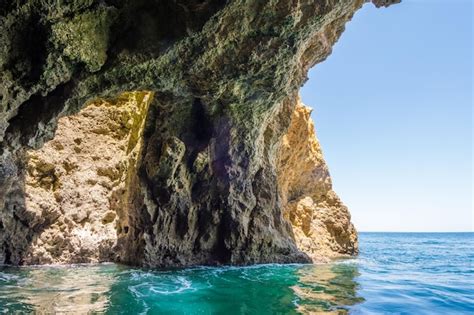 Rochas Famosas No Mar Oceano Lagos Em Portugal Destino De Viagem De