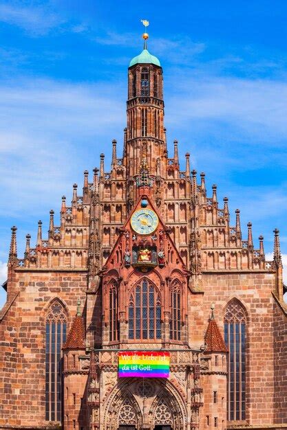 La Frauenkirche O Iglesia De Nuestra Se Ora En La Plaza Principal