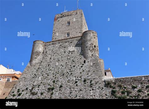 Termoli Il Castello Svevo Da Piazza Castello Stock Photo Alamy