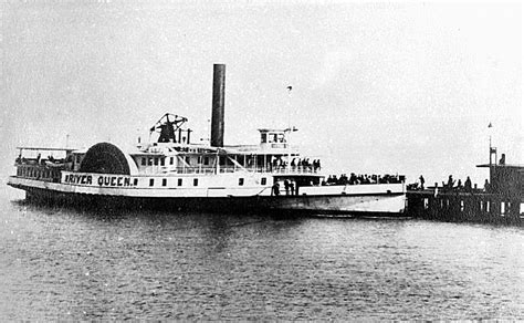 The Steamboat River Queen And Abraham Lincoln Hudson River Maritime Museum