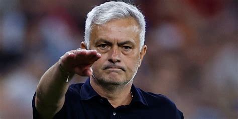 Jose Mourinho Shared Wholesome Moment With 19 Year Old As Roma Debutant