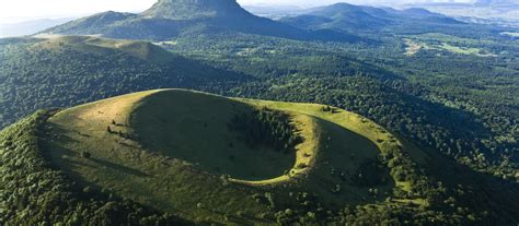 Le Parc Naturel R Gional Des Volcans D Auvergne