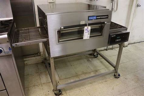 Like New Lincoln Impinger Conveyor Pizza Oven On Portable Stand