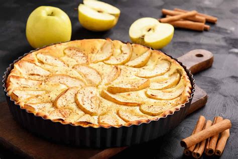 Tarte crémeuse aux pommes Une symphonie sucrée pour vos papilles