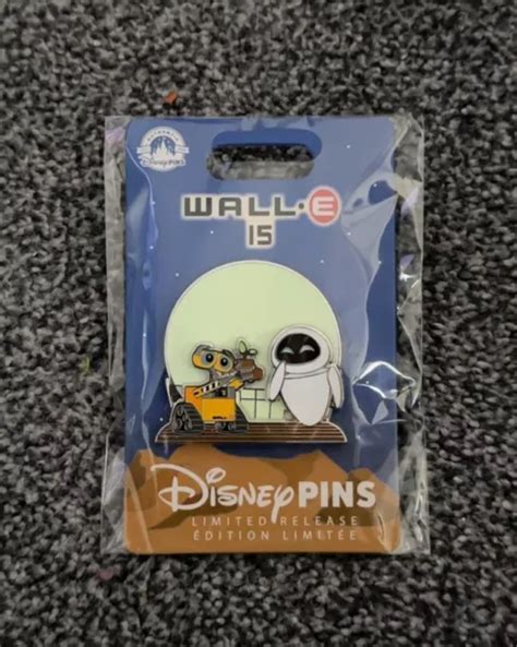 Disney Pixar 15th Anniversary Wall E And Eve Pin Limited Release Of