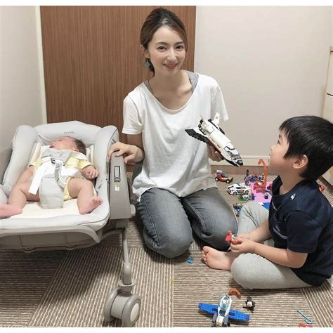 Mayuko Watanabe 渡辺真由子さんのインスタグラム写真 Mayuko Watanabe 渡辺真由子instagram「平日の2人育児•¨•¸¸♬︎ 長男のレゴに