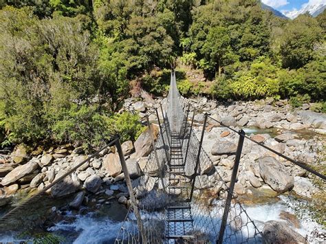 COPLAND TRACK TO WELCOME FLAT HUT HOT POOLS